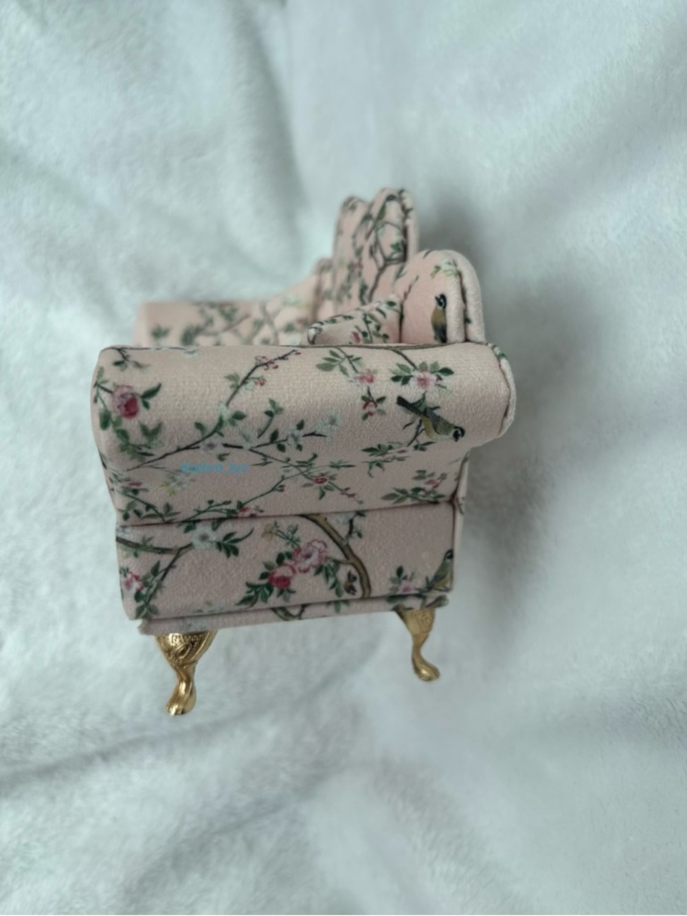 Floral Pink Miniature Jewelry Sofa Display - Picture 9 of 10